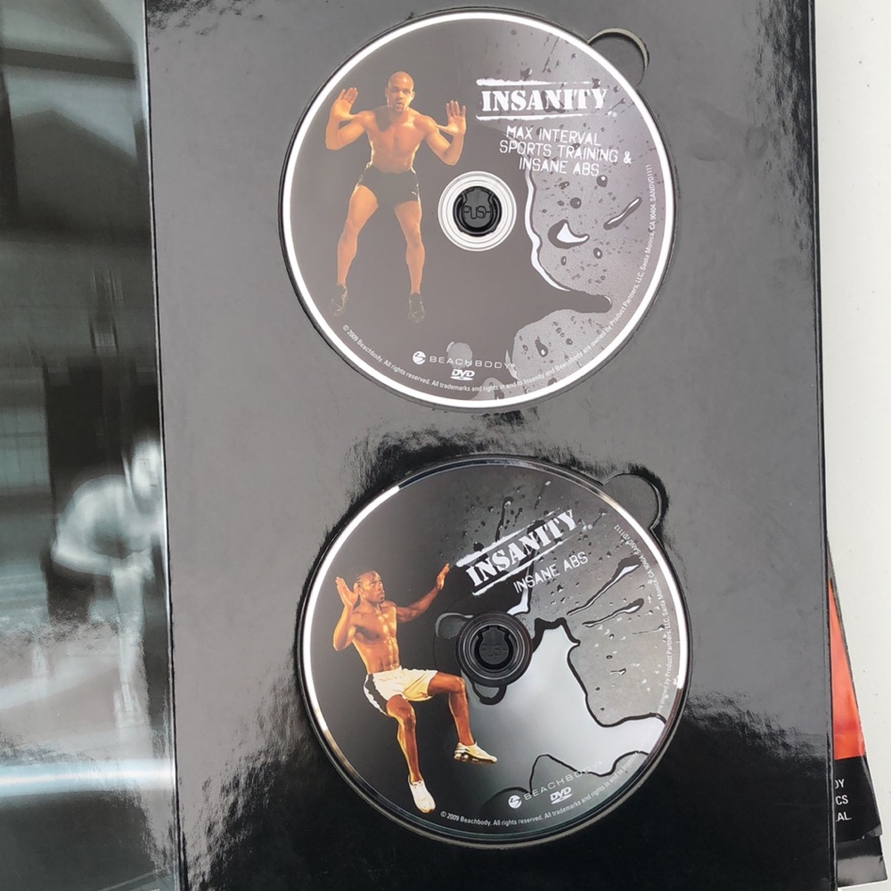 Insanity workout set - Picture 2 of 10